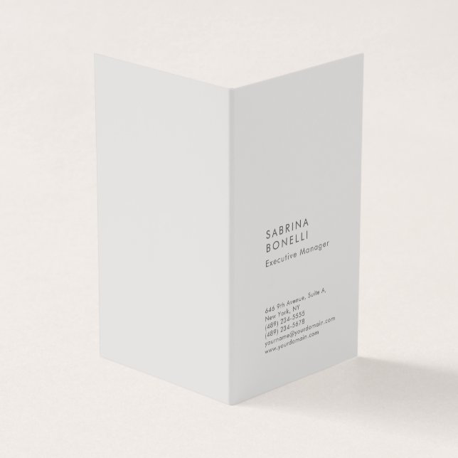 Platinumgrå minimalistisk modern visitkort (Utsida)