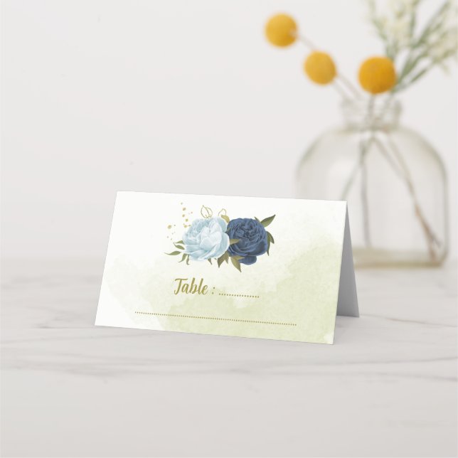 Platskort för dammiga blåa blommor grönt löv placeringskort (Framsida)