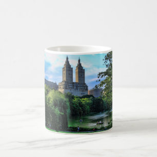 Platt halmhatt på Central Park sjön, San Remo Kaffemugg