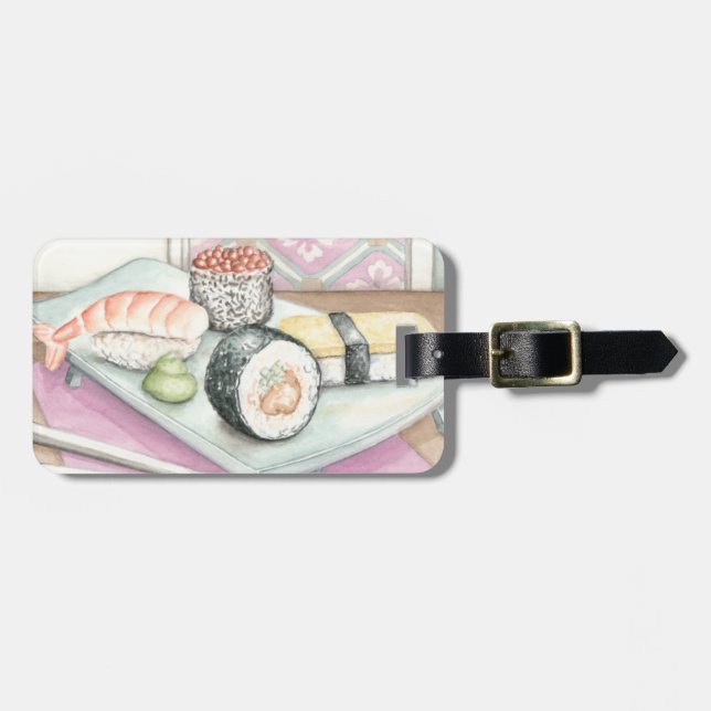 Plattor av assorterad sushi med påsar bagagebricka (Horisontell Framsida)