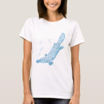 Platypus blue hue, stilized T Tee<br><div class="desc">Stiliserade,  ursprungliga djurklädesplagg Aboriginal-inspirerad t-shirt av en platypus är ett underbart australiskt semakvatiska däggdjur av östra Australien och Tasmania. I sällsyntet lägger däggdjur ägg i stället för ge födsel för att leva unga,  därav cirkelformningen. Design av Sarah Trett.</div>