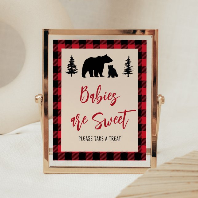 Play Bear Unge Lumberjack Spädbarn är Sweet Poster (Bear Cub Plaid Lumberjack Baby Shower Babies are Sweet Sign)