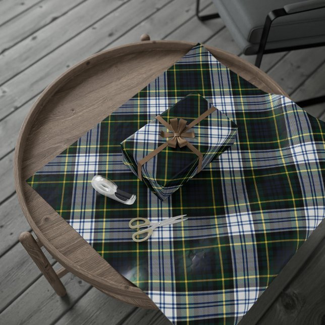 Play Classic Klan Gordon Rustic Tartan Presentpapper (Rustic Plaid Clan Gordon Tartan Wrapping Paper)
