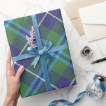 Play Douglas Checkered Tartan Presentpapper<br><div class="desc">Denna klassiska och tidlösa design ger presenter en aning värme och tradition. Oavsett om du lägger in tankfulla presenter för nära och kära eller lägger till en fräckhet till dina helgdag,  så är det här pappra som passar perfekten.</div>