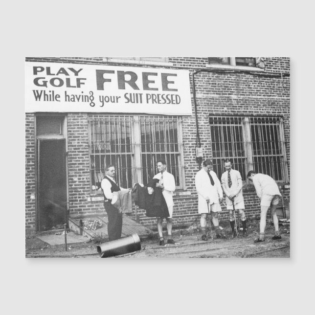 Play Golf Free (While Having Your Suit Pressed) Po (Framsida)