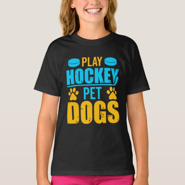 Play Hockey Pet Hundar T Shirt (Framsida)