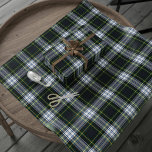 Play Rustic Helgdag Klan Gordon Tartan Presentpapper<br><div class="desc">Lägg dina helgdag i stil i festive med vår Rustic Klan Gordon Tartan Grönt Play Wrapping Papper. Denna klassiska och tidlösa design ger presenter en aning värme och tradition. Oavsett om du lägger in tankfulla presenter för nära och kära eller lägger till en festlig beröring till dina dekorationer, är det...</div>