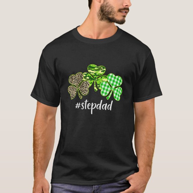 Play Shamrock Stepdad Leopard Camouflage Patrick' T Shirt (Framsida)