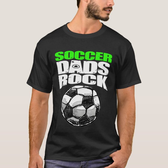 Play Strong SOCCER DADS ROCK T Shirt (Framsida)
