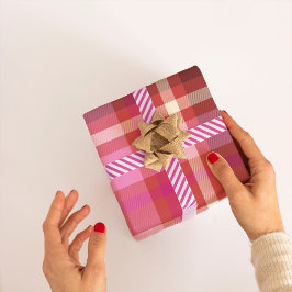Play Tartan Modern Juldag shock rosa, lax Presentpapper
