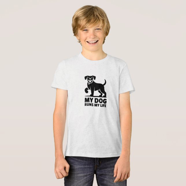 Playful Dog Outline "My Dog Runs My Life" Art T Shirt (Framsida Full)