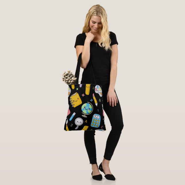 Playful Learning – Cute Education Seamless Pattern Tygkasse (På modell)