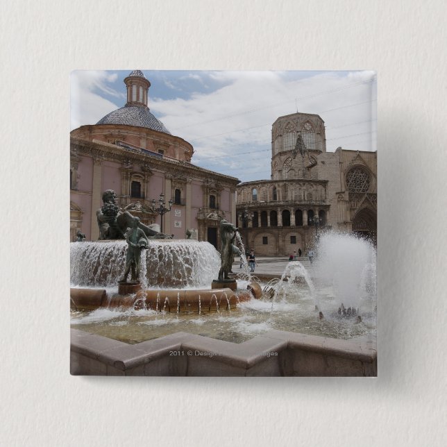 Plaza De La Oskuld och Basilica De Virgen Knapp (Framsida)