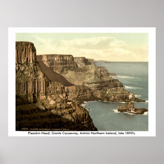 Pleaskin Head, Giants Causeway, Antrim N. Ireland Poster (Framsidan)