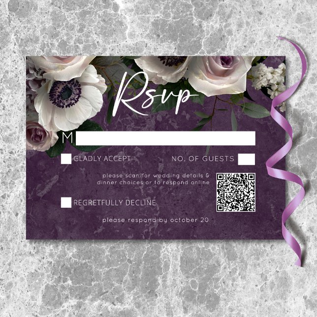 Plommon Lila Elegant Blommig Modern Bröllops QR-ko OSA Kort (Plum Purple Elegant Floral Modern Wedding QR Code RSVP Card)