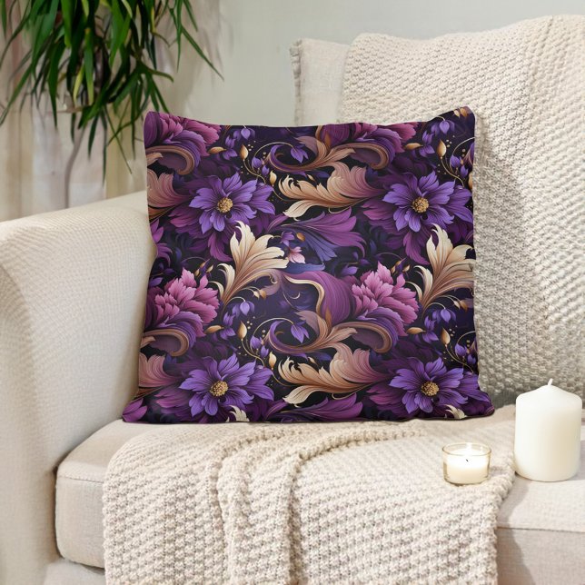 Plommon Lila Mauve Guld Ornamenterad Barock  Kudde (Plum purple, mauve, baroque-style flowers and leaves luxury pillow)