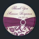 Plommon och Champagne Damask Wedding Favor Magnet<br><div class="desc">Den här plommon- och champagnedammen tackar dig för att du har en faux ribbon och juveler. Den matchar bröllopsinbjudningen som visas nedan. Om det finns några andra matchande objekt som du behöver skickar du en e-post till niteowlstudio@gmail.com.</div>