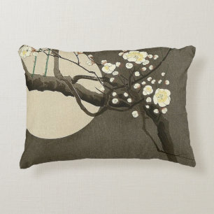 Plommonet blomstrar på natten vid Ohara Koson Prydnadskudde