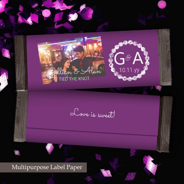 Plommonlila bröllopskonfektbar omslag med foto (plum purple wedding personalized chocolate candy bar wrapper paper label photo monogram party favor)