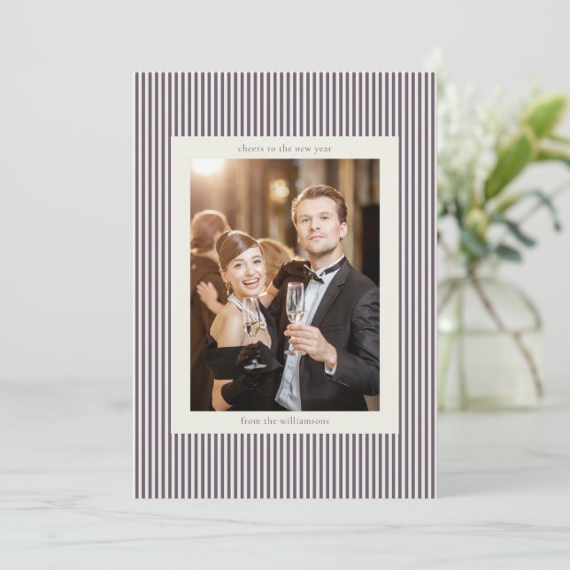 Plommonrand Elegent Nyår Foto Hälsning Julkort (Stående Fram)