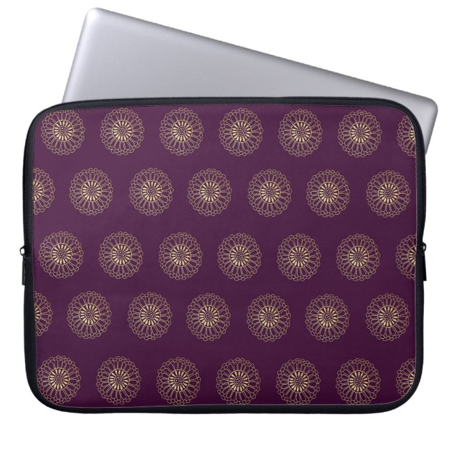 Plum | Golden Zinnia Flower Medallions Laptop Fodral (Framsidan)