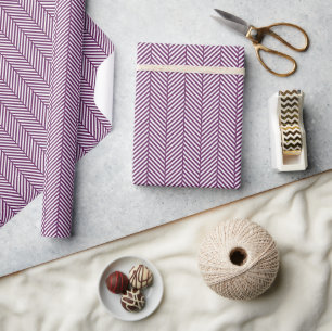 Plum Lila och White Herringbone Presentpapper