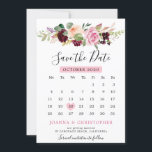 Plum Lila  Rosa Kalender för botaniska Blommigtar Spara Datumet<br><div class="desc">Elegant moody rustik lila plum vår botanisk kalender spara datumkortet med en bukett av mjuk pastellfärgad ro och peonier i burgundsknyans, marsala, vin röd, lila, plum, blommigt , persikor och grädde med lush rosa botaniska gröntar och eucalyptus löv och löv guld geometriska glitter ram. Ett modernt designval som är perfekt...</div>