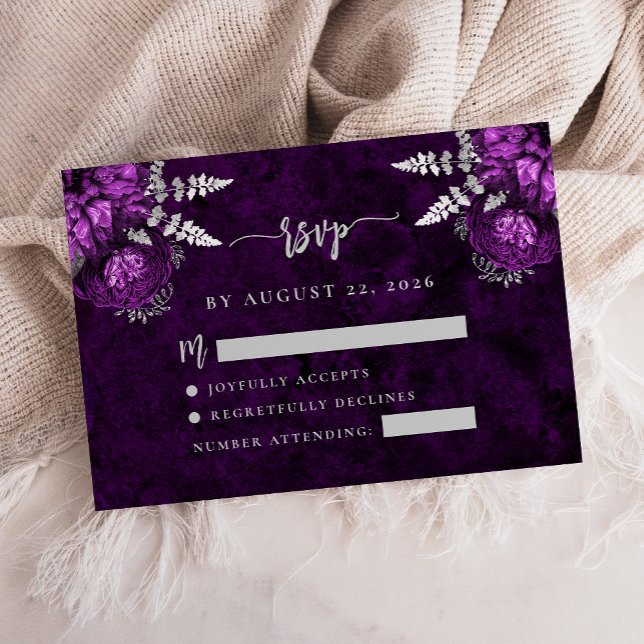 Plum Purpur Silver Blommig Script Bröllop RSVP Tilläggskort (Skapare uppladdad)