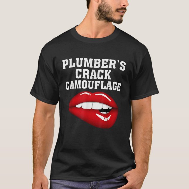 Plumbers Crack Camouflage Funny 8510 T Shirt (Framsida)