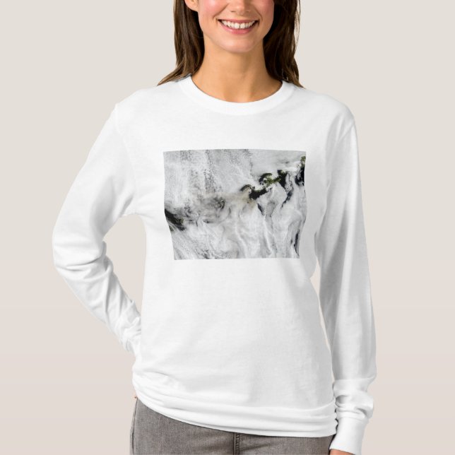 Plume from Okmok Volcano, Aleutian Islands 2 T-shirt (Framsida)