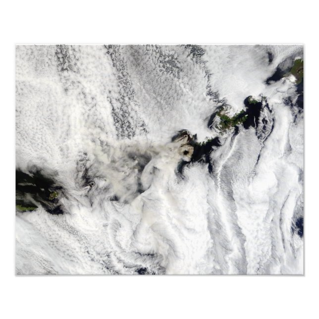 Plume from Okmok Volcano, Aleutian Islands Fototryck (Framsidan)