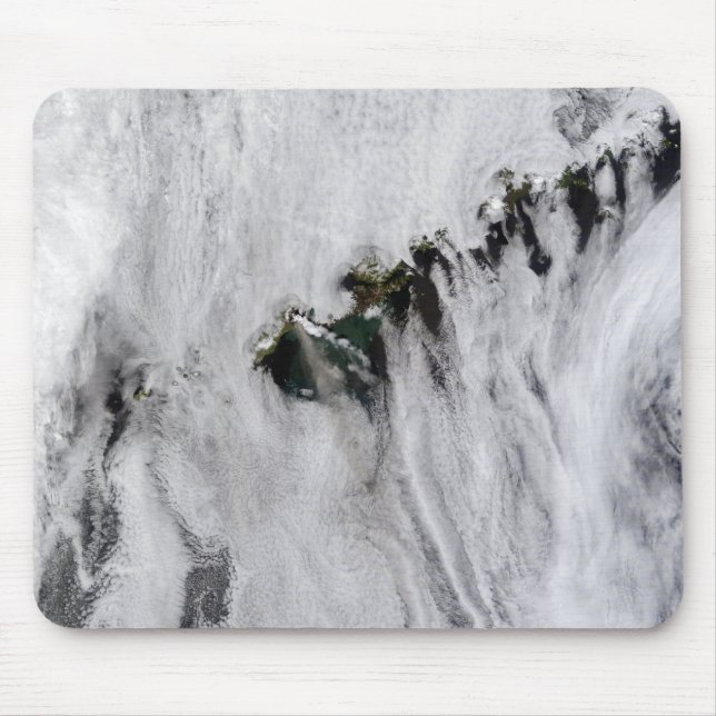 Plumer från Okmok Volcano, Aleutianöarna Musmatta (Framsidan)