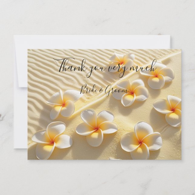 Plumeria blomma på sand tackkort tack kort (Framsida)