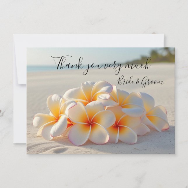 Plumeria blomma på sand tackkort tack kort (Framsida)