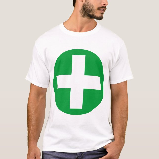 Plusen undertecknar i vit med grönt tee shirt (Framsida)