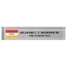PMC DESK NAMN MED PMC-Flagga (BLK-TEXT)