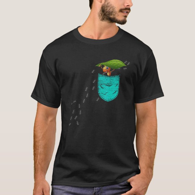 Pocket Ant T Shirt (Framsida)