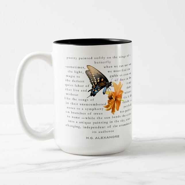 “Poetry Painted Softly” – Mug by H.G. Alexandre Två-Tonad Mugg (Vänster)