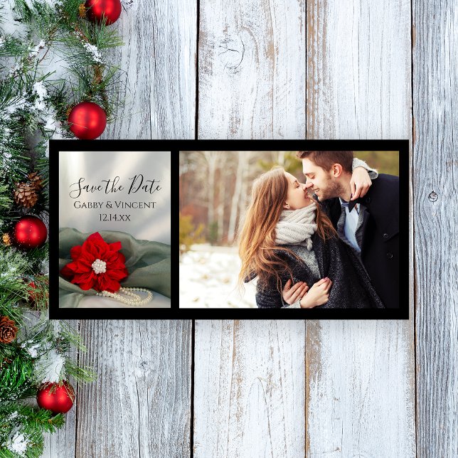 Poinsettia och Pearls Winter Wedding Spara datumet (Set a festive tone for your December marriage with the Poinsettia and Pearls Save the Date Card.)