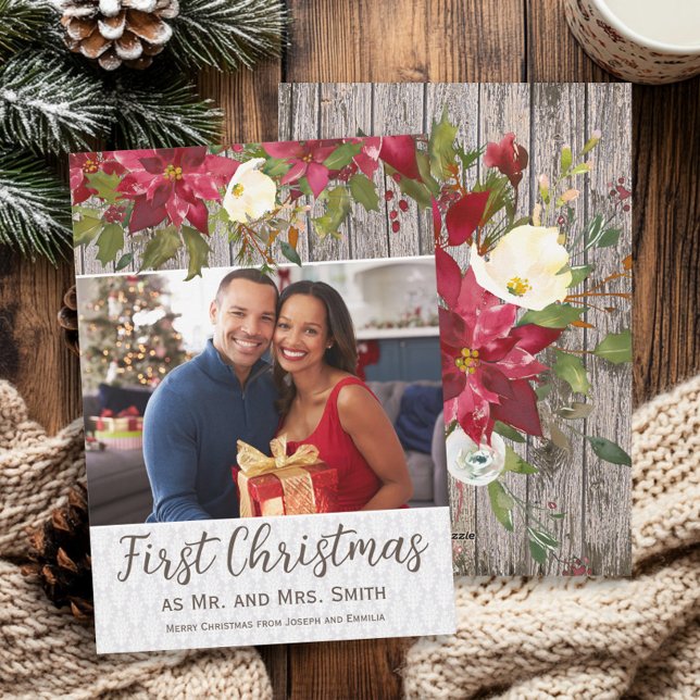 Poinsettia Rustic Trä Foto 1:a julen Mr. Mrs (Rustic wood and poinsettias 1st Christmas as Mr. and Mrs. photo greeting card)