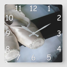 Pointe Show & Tutu Wall Clock för Ballet Dancers
