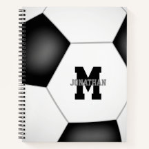 pojkar flickor med monogrammerad fotboll spiral