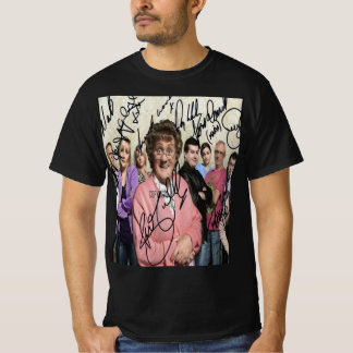 pojkar har undertecknat t shirt