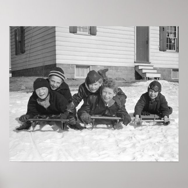 Pojkar sleder, 1936. Gammalt foto Poster (Framsidan)