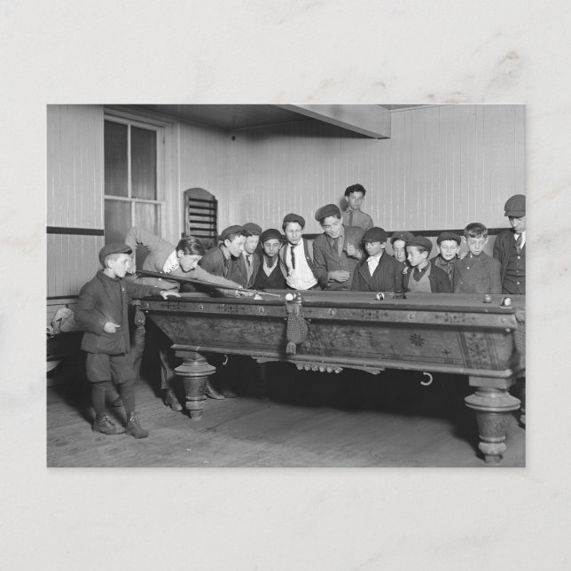Pojkar som spelar biljard, 1909 vykort (Framsida)