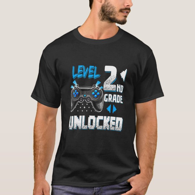 Pojkarnas spel på 2:a klass barn spelar tillbaka t shirt (Framsida)