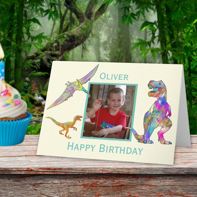 Pojkars födelsedag Dinosaurie Färgrik T Rex Lägg t Kort (Colorful Dinosaurs custom photo happy birthday greetings card with T-Rex velociraptor & pterodactyl)