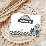 Pojkars Rutiga Skateboard Groovy Rad Födelsedag Tack Kort<br><div class="desc">Fira din lilla skateboardåkare i stil med vårt blå radikala pojkars skateboard födelsedags-kort. Denna design har rutmönstrade element, en skateboard, glad ansikte, fredstecken och andra radikala element - alla element i denna design kan anpassas för att passa din lilla guys födelsedagstema! Perfekt för första, andra, tredje, fjärde (eller någon!) födelsedagar....</div>