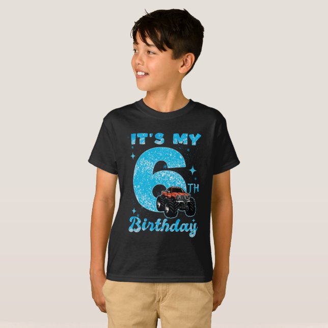 Pojke 6 år gamla gåvor, 6e födelsedag t shirt (Hel framsida)