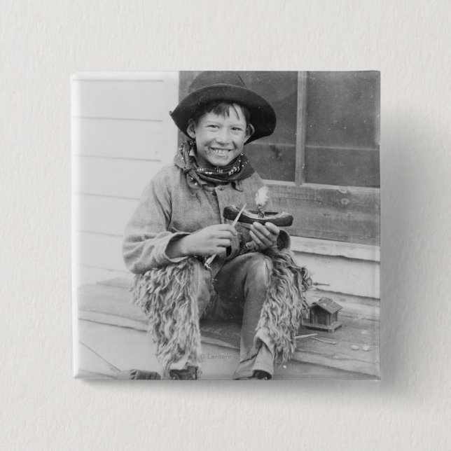 Pojke Dreped som Cowboy med Leksaker Knapp (Framsida)